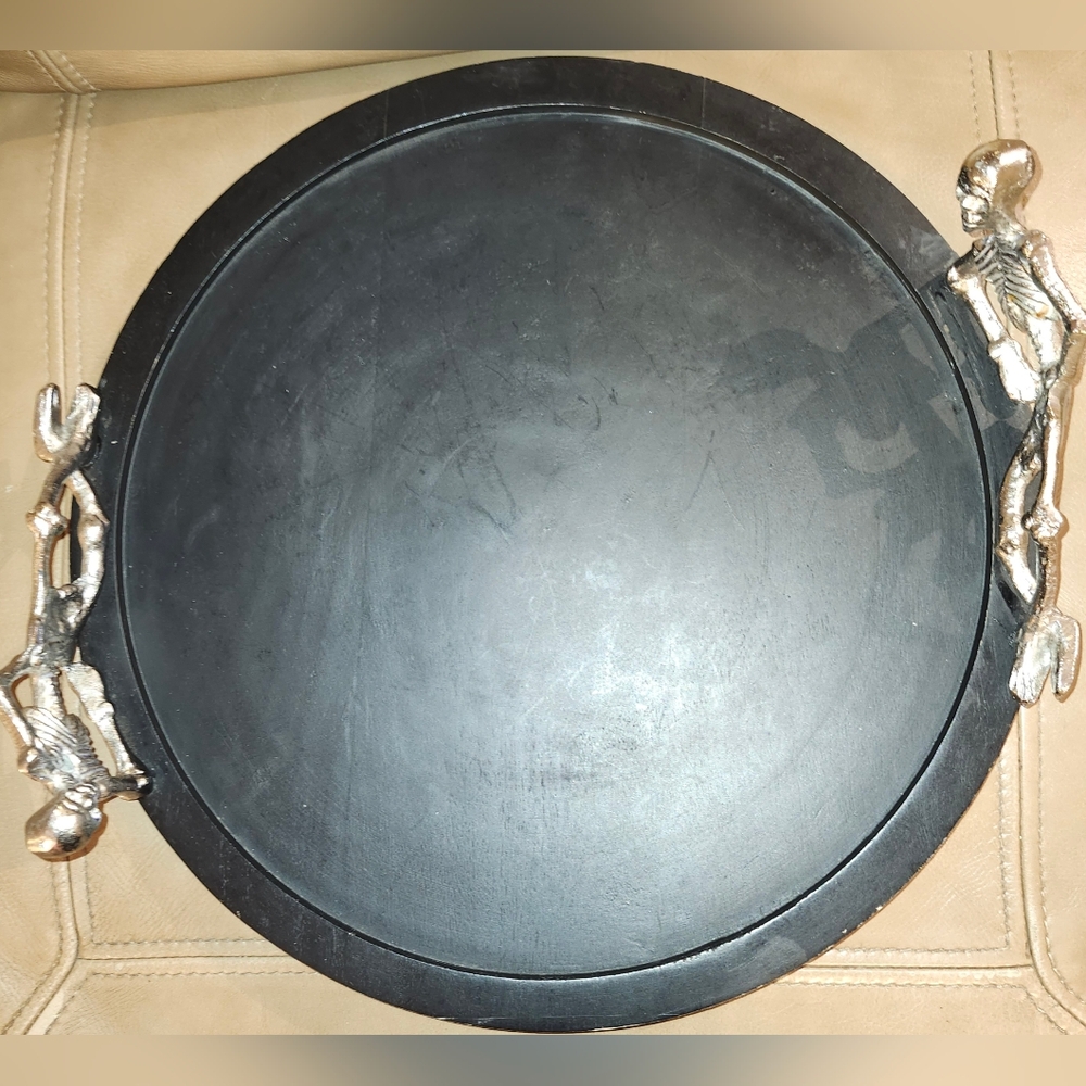 16" Diameter Black Sturdy Wood Serving Tray w Silver Tone Skeleton Handles - Picture 11 of 11